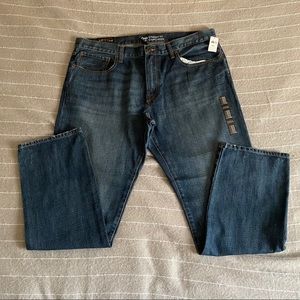 NWT Gap Straight Fit Jeans Medium Wash Size 38x32